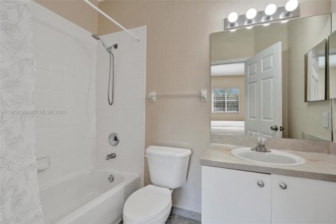 Touwnhouse à vendre à Tamarac, Floride: 3 chambres, 141.95 m2 № 2052686 - photo 16
