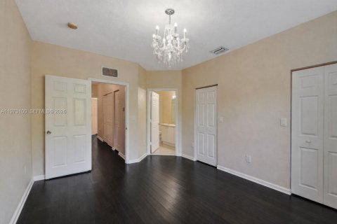 Touwnhouse à vendre à Tamarac, Floride: 3 chambres, 141.95 m2 № 2052686 - photo 9