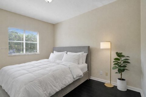 Touwnhouse à vendre à Tamarac, Floride: 3 chambres, 141.95 m2 № 2052686 - photo 13