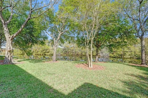 Touwnhouse à vendre à Tamarac, Floride: 3 chambres, 141.95 m2 № 2052686 - photo 25