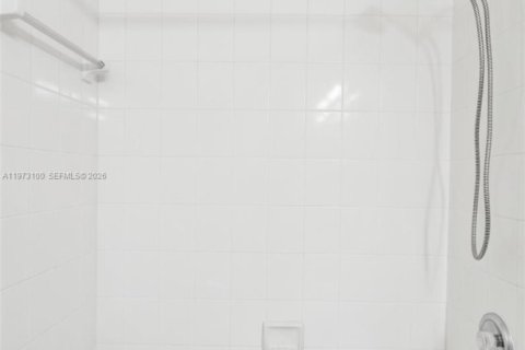 Touwnhouse à vendre à Tamarac, Floride: 3 chambres, 141.95 m2 № 2052686 - photo 12