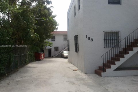 House in Miami, Florida 2 bedrooms, 65.03 sq.m. № 2248421 - photo 5