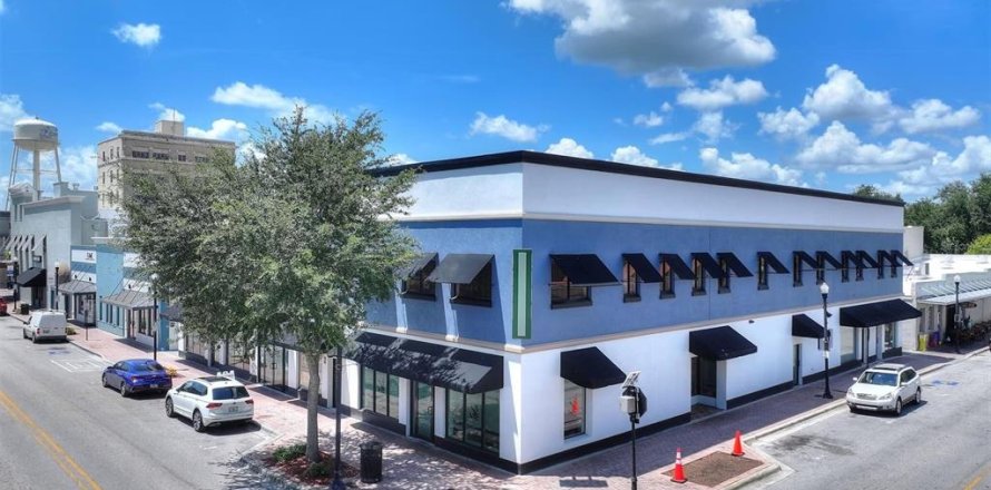 Immobilier commercial à Winter Haven, Floride 1823.67 m2 № 2412574
