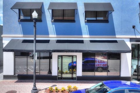 Immobilier commercial à louer à Winter Haven, Floride: 1823.67 m2 № 2412574 - photo 3