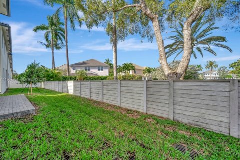 Villa ou maison à louer à Fort Lauderdale, Floride: 4 chambres, 263.01 m2 № 2032182 - photo 15