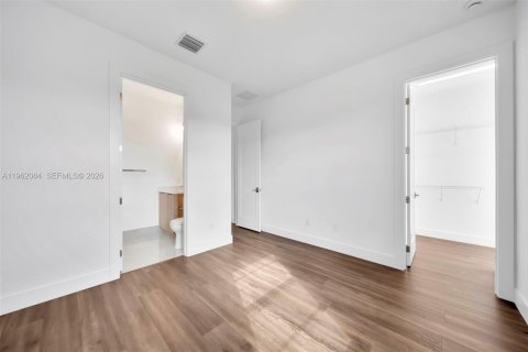 Villa ou maison à louer à Fort Lauderdale, Floride: 4 chambres, 263.01 m2 № 2032182 - photo 25