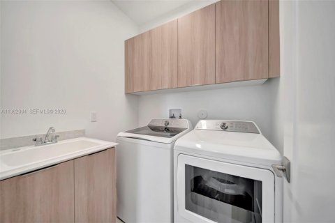 Villa ou maison à louer à Fort Lauderdale, Floride: 4 chambres, 263.01 m2 № 2032182 - photo 29