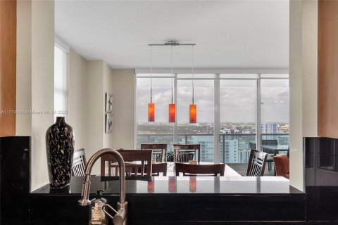 Condominio en venta en Miami, Florida, 2 dormitorios, 116.59 m2 № 1868212 - foto 11