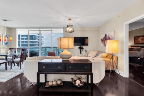 Condominio en venta en Miami, Florida, 2 dormitorios, 116.59 m2 № 1868212 - foto 1