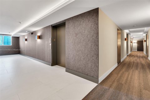 Condominio en venta en Miami, Florida, 2 dormitorios, 116.59 m2 № 1868212 - foto 3