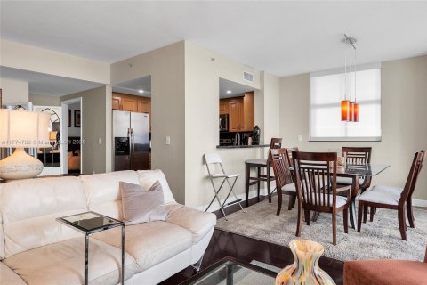 Condominio en venta en Miami, Florida, 2 dormitorios, 116.59 m2 № 1868212 - foto 15