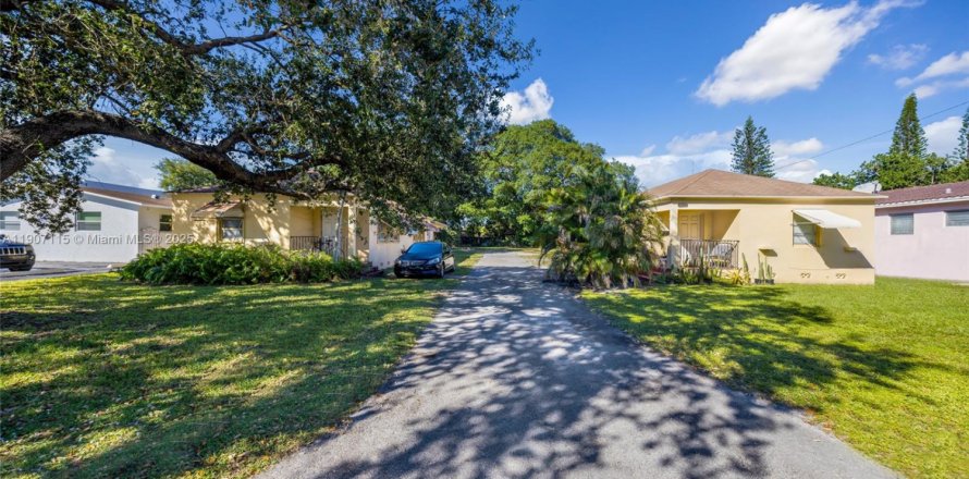 Immobilier commercial à Hollywood, Floride 274.99 m2 № 2012737