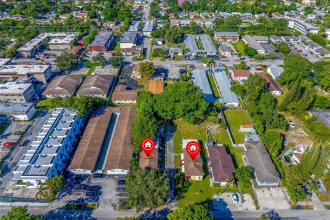 Immobilier commercial à vendre à Hollywood, Floride: 274.99 m2 № 2012737 - photo 6