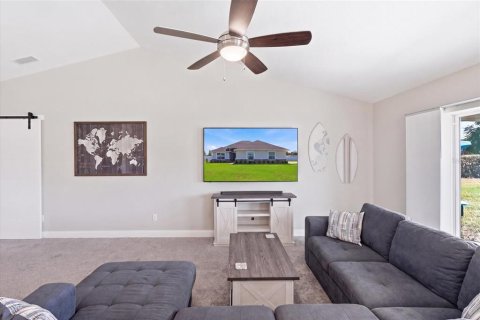 House in Belleview, Florida 3 bedrooms, 186.73 sq.m. № 2226102 - photo 7