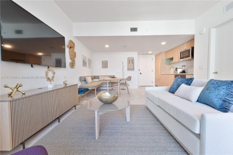 Condominio en venta en Miami, Florida, 1 dormitorio, 63.08 m2 № 1943011 - foto 2