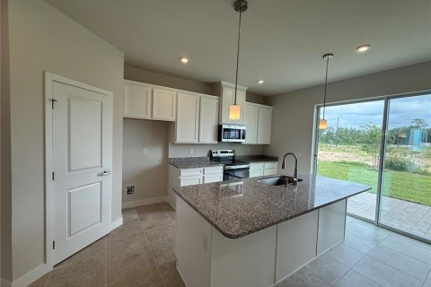 Touwnhouse à vendre à Davenport, Floride: 3 chambres, 155.52 m2 № 2152176 - photo 2