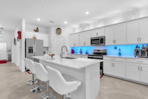 House in Port Charlotte, Florida 4 bedrooms, 188.31 sq.m. № 2186560 - photo 9