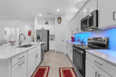 House in Port Charlotte, Florida 4 bedrooms, 188.31 sq.m. № 2186560 - photo 8