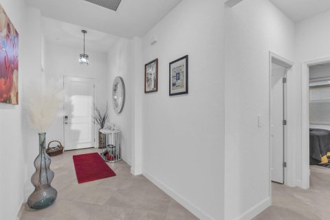 House in Port Charlotte, Florida 4 bedrooms, 188.31 sq.m. № 2186560 - photo 6