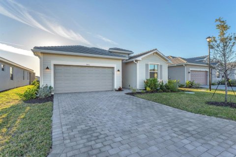 House in Port Charlotte, Florida 4 bedrooms, 188.31 sq.m. № 2186560