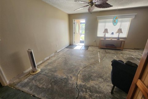 Casa en venta en Port Charlotte, Florida, 2 dormitorios, 115.57 m2 № 1914055 - foto 5