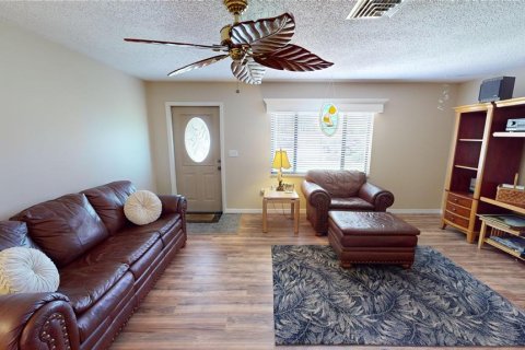 Casa en venta en Port Charlotte, Florida, 2 dormitorios, 115.57 m2 № 1914055 - foto 4