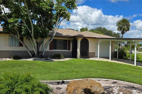 Casa en venta en Port Charlotte, Florida, 2 dormitorios, 115.57 m2 № 1914055 - foto 2