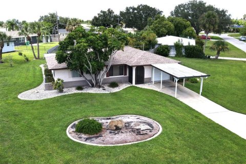 Casa en venta en Port Charlotte, Florida, 2 dormitorios, 115.57 m2 № 1914055 - foto 1
