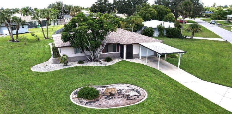 Casa en Port Charlotte, Florida 2 dormitorios, 115.57 m2 № 1914055