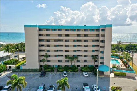 Condo in St. Lucie, Florida, 2 bedrooms № 2081500 - photo 7