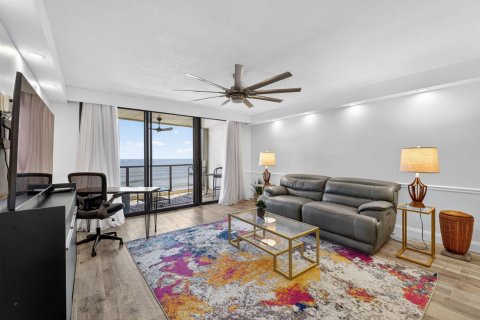 Condo in St. Lucie, Florida, 2 bedrooms № 2081500 - photo 20