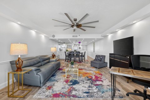 Condo in St. Lucie, Florida, 2 bedrooms № 2081500 - photo 19