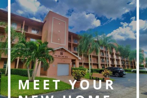 Condominio en venta en Pembroke Pines, Florida, 1 dormitorio, 98.1 m2 № 1933419 - foto 25