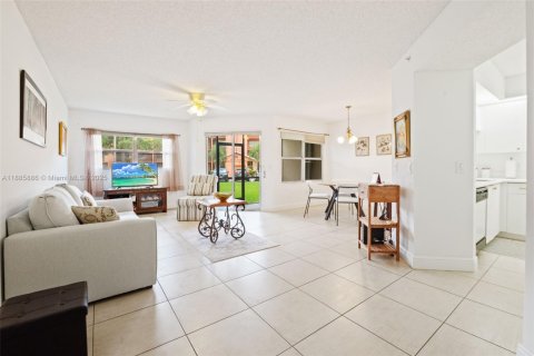 Condominio en venta en Pembroke Pines, Florida, 1 dormitorio, 98.1 m2 № 1933419 - foto 6