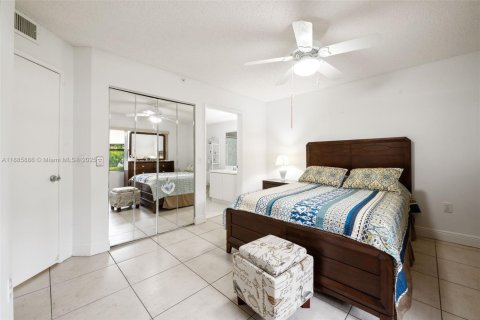 Condominio en venta en Pembroke Pines, Florida, 1 dormitorio, 98.1 m2 № 1933419 - foto 20