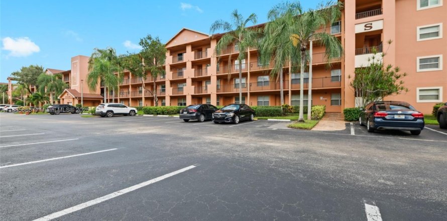 Condominio en Pembroke Pines, Florida, 1 dormitorio № 1933419