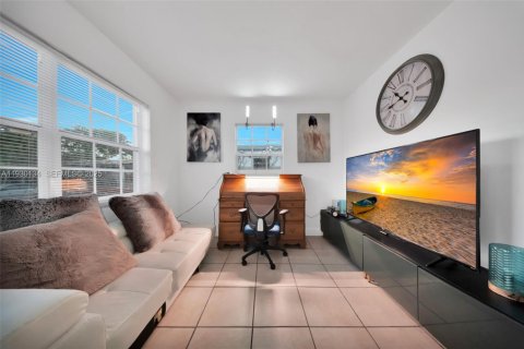 Propiedad comercial en venta en Miami, Florida, 151.34 m2 № 1988919 - foto 5