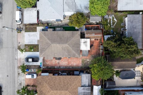 Propiedad comercial en venta en Miami, Florida, 151.34 m2 № 1988919 - foto 3