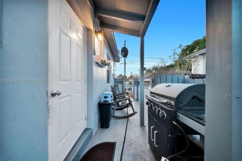 Propiedad comercial en venta en Miami, Florida, 151.34 m2 № 1988919 - foto 16