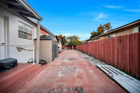 Propiedad comercial en venta en Miami, Florida, 151.34 m2 № 1988919 - foto 18