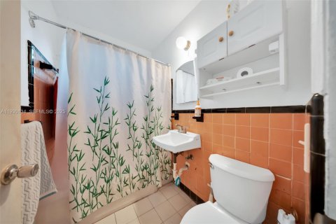 Propiedad comercial en venta en Miami, Florida, 151.34 m2 № 1988919 - foto 26