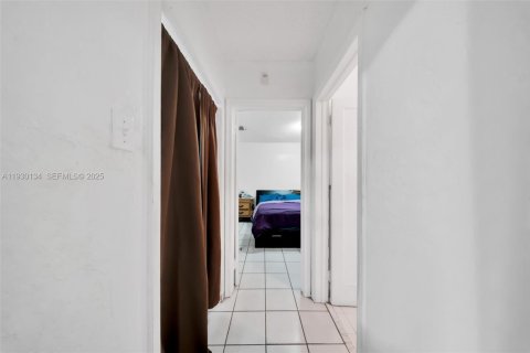 Propiedad comercial en venta en Miami, Florida, 151.34 m2 № 1988919 - foto 23