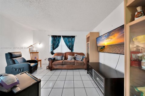 Propiedad comercial en venta en Miami, Florida, 151.34 m2 № 1988919 - foto 20