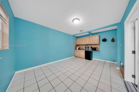 Propiedad comercial en venta en Miami, Florida, 151.34 m2 № 1988919 - foto 29
