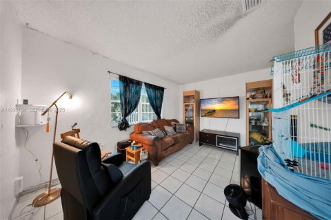 Propiedad comercial en venta en Miami, Florida, 151.34 m2 № 1988919 - foto 19