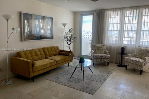 Copropriété à louer à Miami Beach, Floride: 2 chambres, 78.97 m2 № 1897421 - photo 1