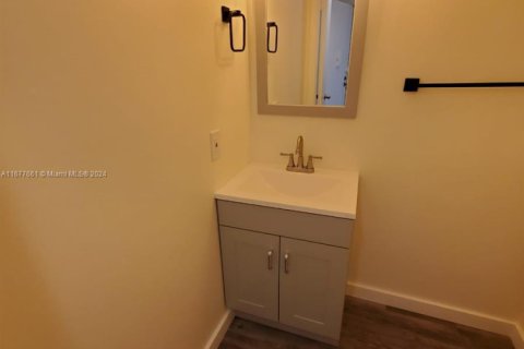 Condo in Lauderhill, Florida, 1 bedroom  № 1868171 - photo 23