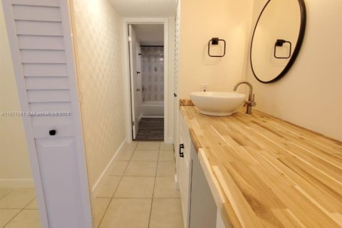 Condo in Lauderhill, Florida, 1 bedroom  № 1868171 - photo 28