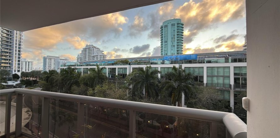 Condo in Miami Beach, Florida, 2 bedrooms  № 2053016