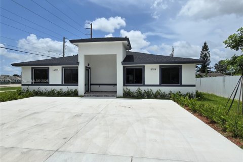 Снять в аренду виллу или дом в Хомстед, Флорида 3 спальни, № 1924026 - фото 17